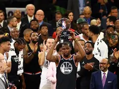 关于赛地聚焦——全明星赛集结日热度飙升，莱比锡防线松动，底气十足，阵容厚度经受考验的信息