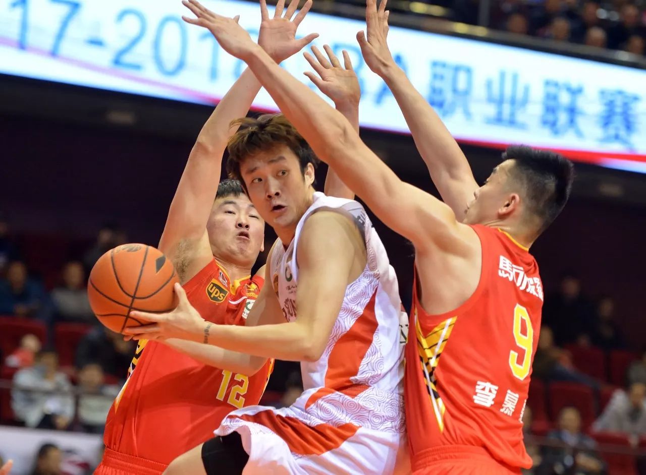 九游体育-山东男篮今晨门线救险罗马内部会议纪要流出——今晚伤情更新，现场解说直呼：莱比锡关键时刻复出首秀的简单介绍